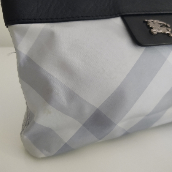 Burberry Nova Check Nylon Clutch Bag - Picture 5 of 11